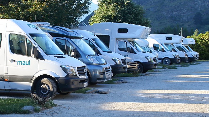 J17_4434 Queenstown, South Island.jpg